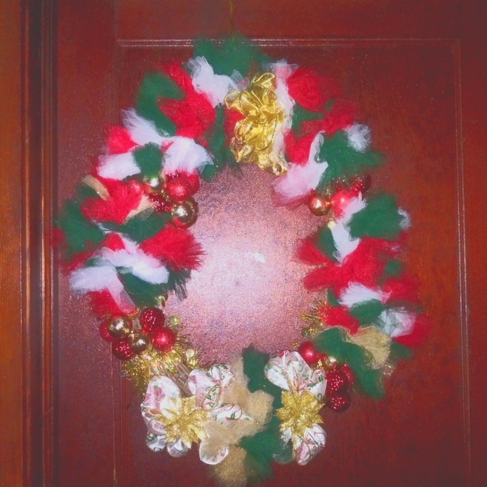 Holiday wreath